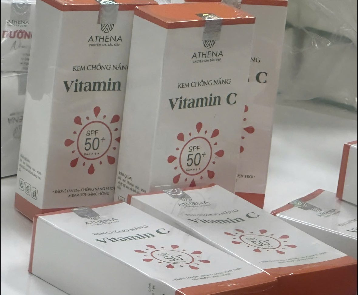 Cận cảnh khám xét Công ty Athena Việt Nam của 'trùm mỹ phẩm giả' Đường Văn Thiết- Ảnh 9.