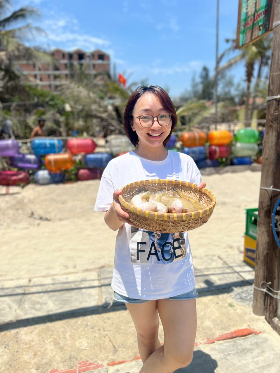 Bỏ việc lương gần 50 triệu/tháng, cô gái về biển "chữa lành": Gia đình ngăn cản, sợ sống lông bông, thiếu ổn định- Ảnh 8.