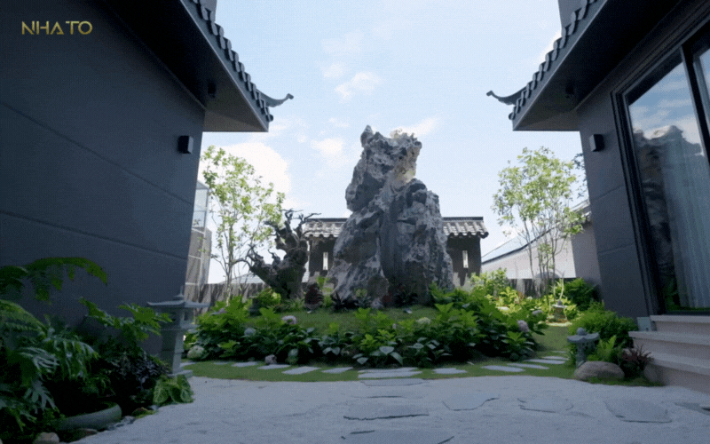 Bên trong biệt phủ hình chữ 