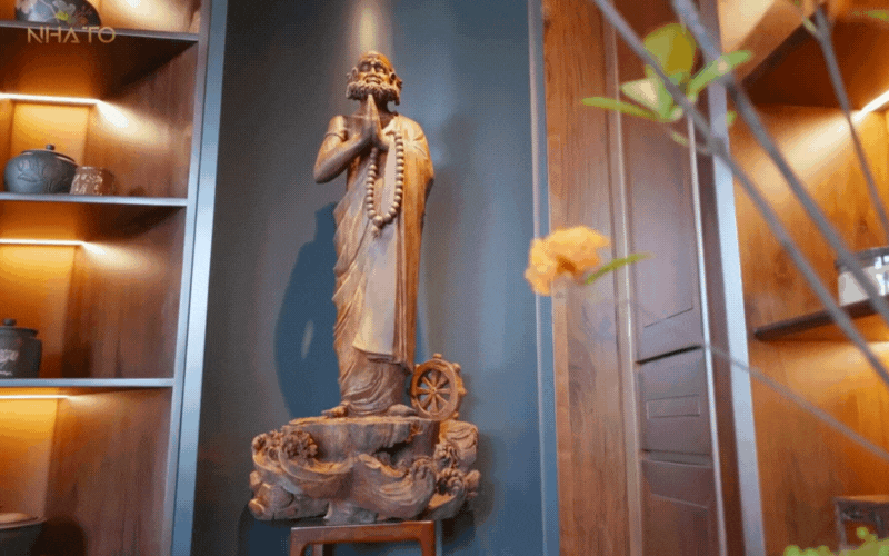 Bên trong biệt phủ hình chữ 