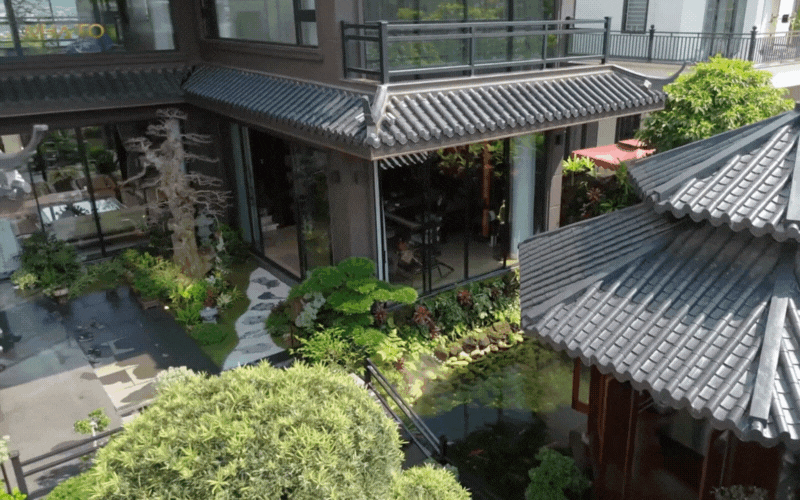 Bên trong biệt phủ hình chữ 
