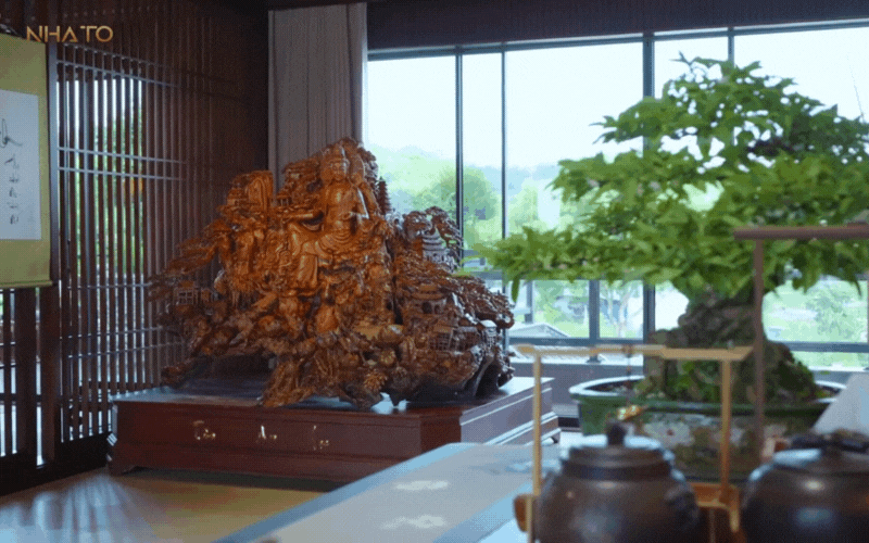 Bên trong biệt phủ hình chữ 