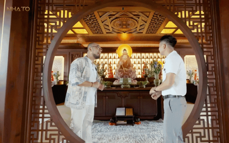 Bên trong biệt phủ hình chữ 