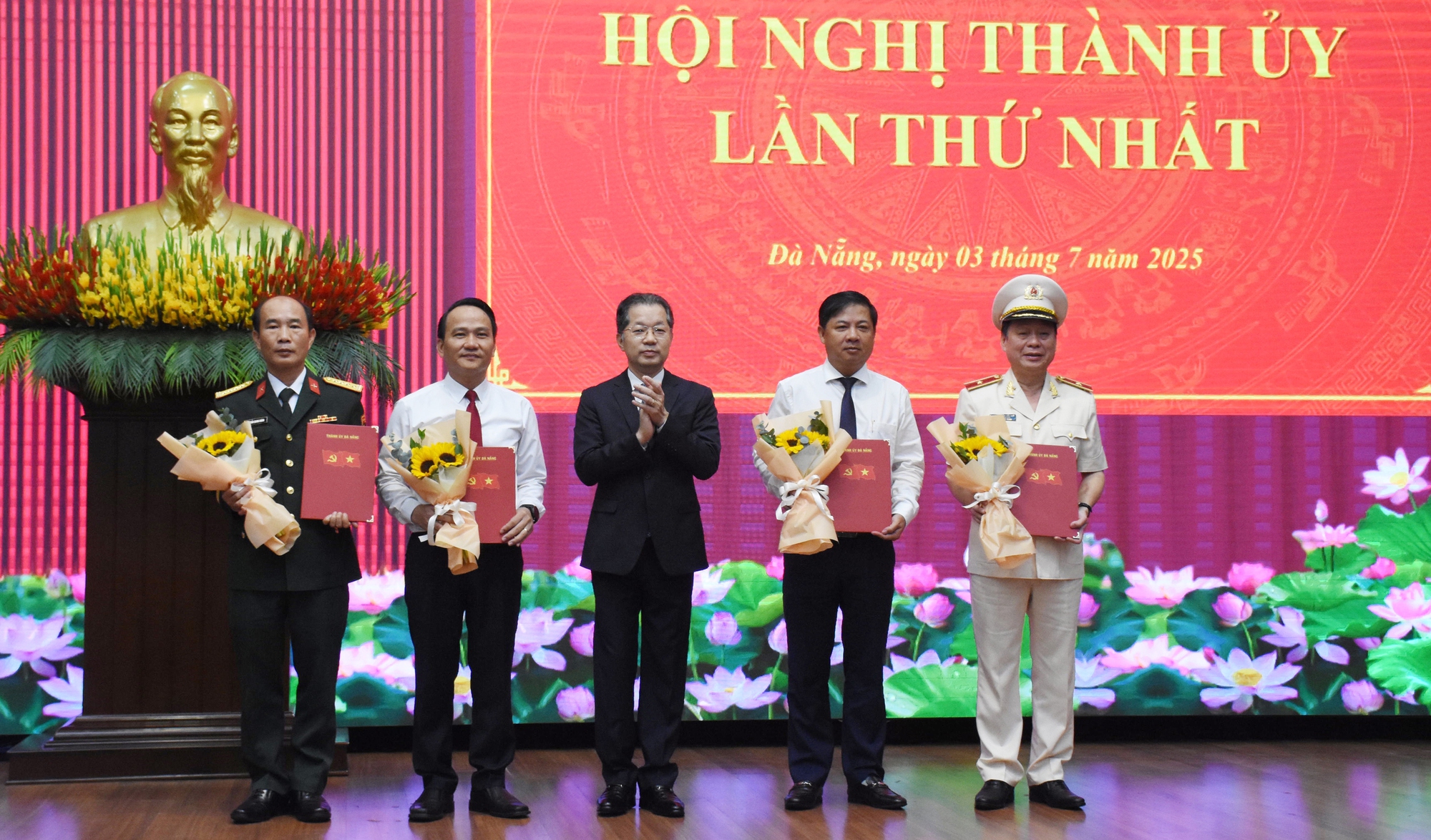 Thành ủy Đà Nẵng công bố các quyết định quan trọng- Ảnh 2.