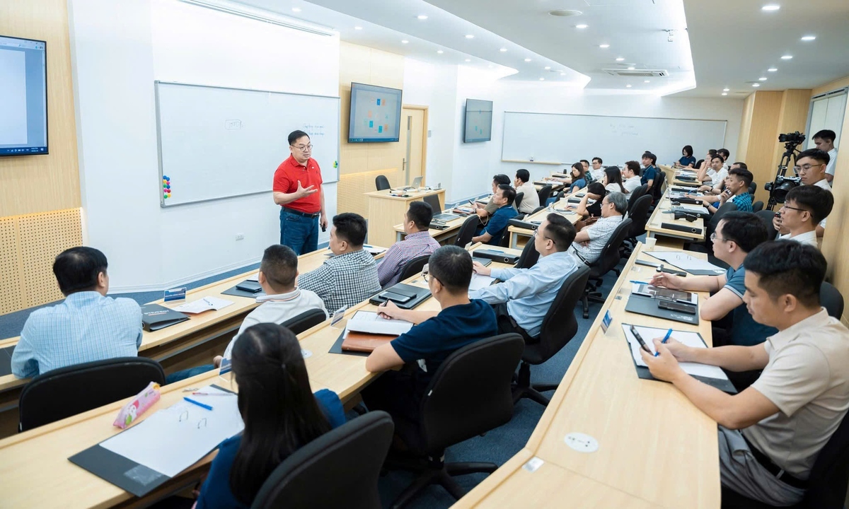 Ông Hoàng Nam Tiến: Các “chuyên gia” AI trên mạng đang làm các bạn bị lầm lạc!- Ảnh 6. Ông Hoàng Nam Tiến: Các “chuyên gia” AI trên mạng đang làm các bạn bị lầm lạc!- Ảnh 6.