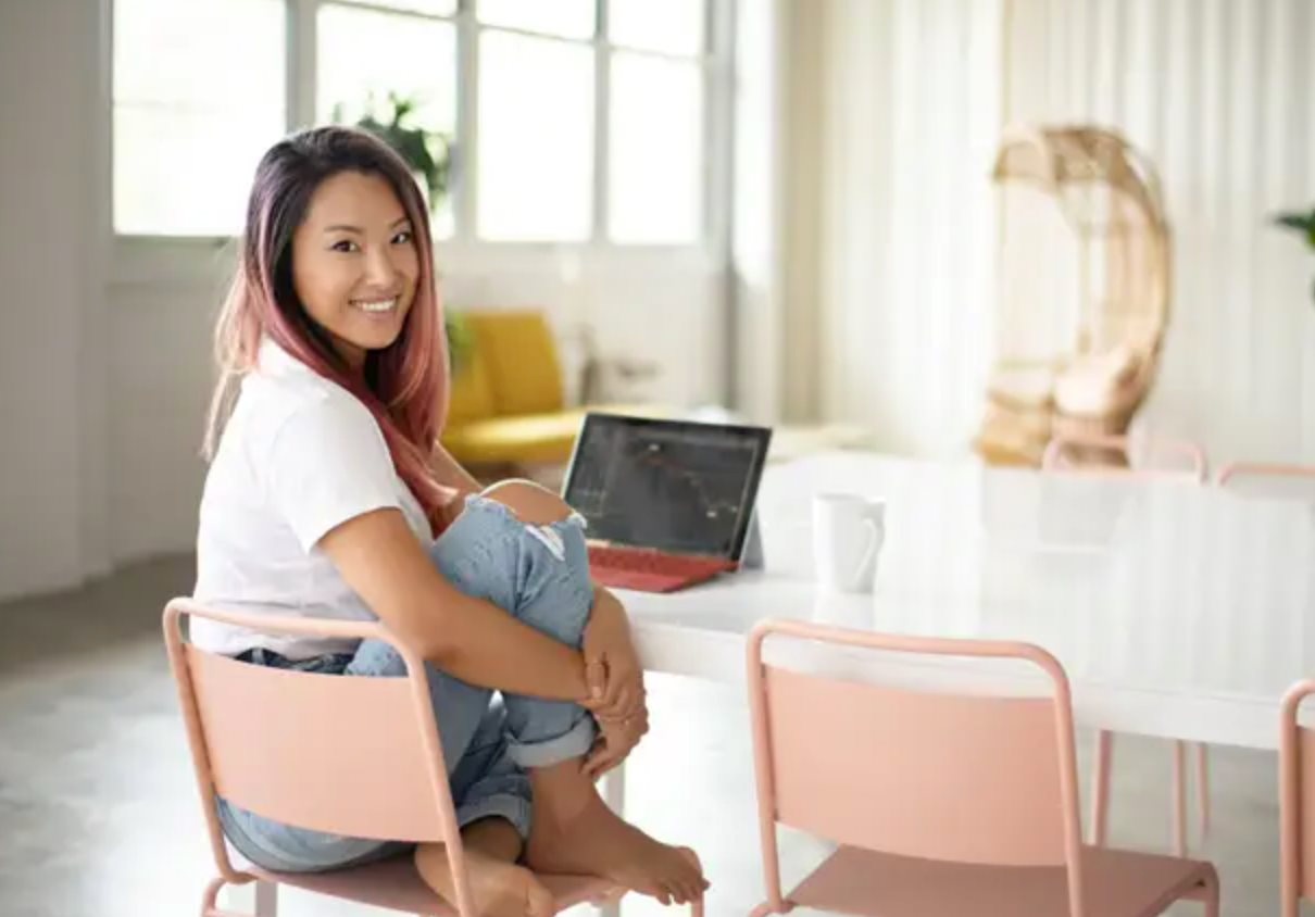 Cô gái trở thành triệu phú trước tuổi 30 nhờ bí quyết đầu tư 'mát tay', ai cũng có thể học hỏi!- Ảnh 1.