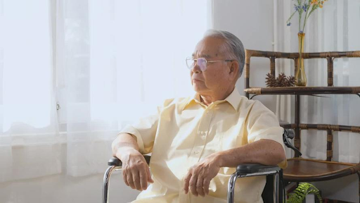 Có sổ tiết kiệm 2,1 tỷ đồng, gặp các con chỉ nói 210 triệu đồng: Hôm sau, tôi sững sờ với tin nhắn từ con dâu mà cả đời khó quên- Ảnh 1.