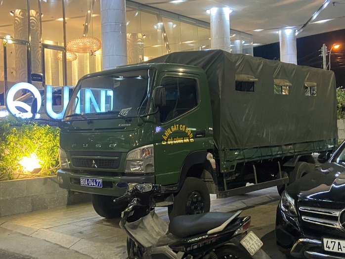 Nhiều cảnh sát phong tỏa khách sạn Quinter Nha Trang- Ảnh 3. Nhiều cảnh sát phong tỏa khách sạn Quinter Nha Trang- Ảnh 3.
