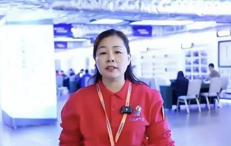 Nữ hoàng BĐS từng tuyên bố “tiền như có chân, tự chảy vào túi tôi”, 9 năm sau ôm nợ hơn 109 tỷ đồng, livestream than nghèo trong phòng trọ khiến ai cũng ngao ngán- Ảnh 1.