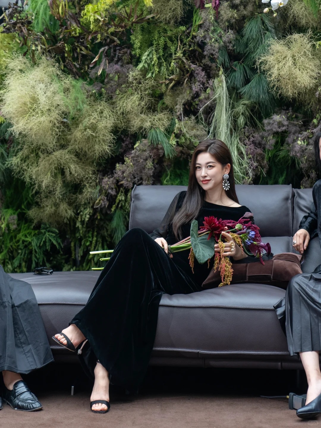 Ái nữ "hồng tam đại" đình đám Cbiz: Xuất thân trâm anh, từng hẹn hò "Tổng tài Ferrari", không chỉ có đồng điếu hút mắt, Chu Châu còn sở hữu gương mặt mang khí chất thượng lưu- Ảnh 9.