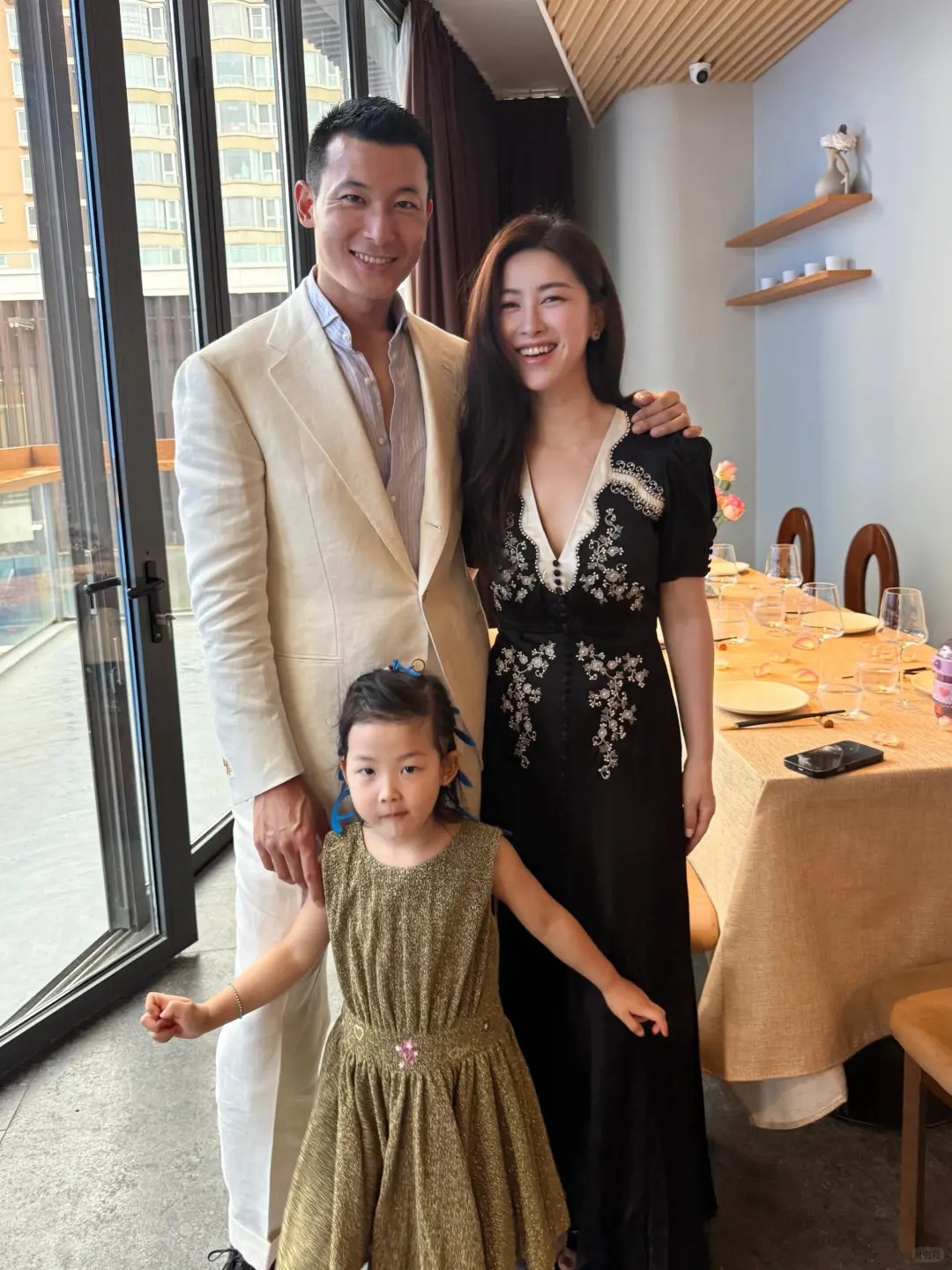 Ái nữ "hồng tam đại" đình đám Cbiz: Xuất thân trâm anh, từng hẹn hò "Tổng tài Ferrari", không chỉ có đồng điếu hút mắt, Chu Châu còn sở hữu gương mặt mang khí chất thượng lưu- Ảnh 8.