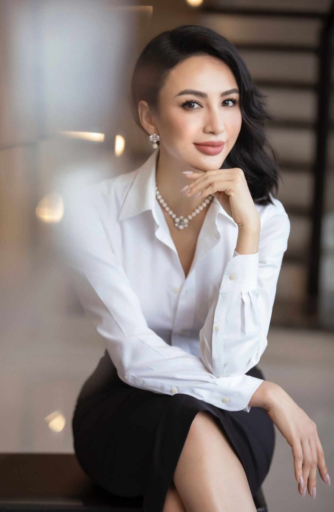 Nàng Hậu đỗ 3 trường đại học giờ là mẹ đơn thân, soi nhan sắc, thành tích của con gái cô mới choáng- Ảnh 1. Nàng Hậu đỗ 3 trường đại học giờ là mẹ đơn thân, soi nhan sắc, thành tích của con gái cô mới choáng- Ảnh 1.