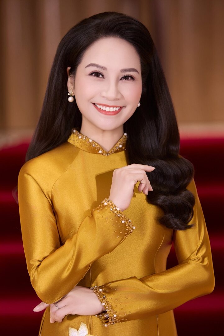 Hôn nhân viên mãn của MC xinh đẹp vừa 'chia tay' VTV3 sau 20 năm gắn bó- Ảnh 1.