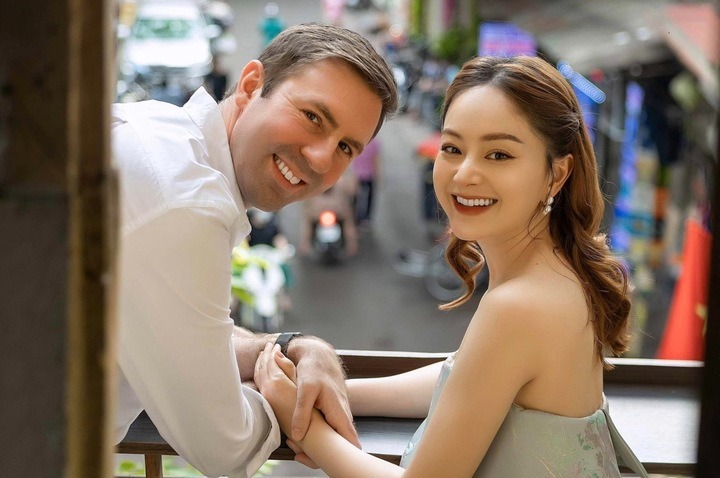 Lan Phương bị “tấn công”- Ảnh 1. Lan Phương bị “tấn công”- Ảnh 1.