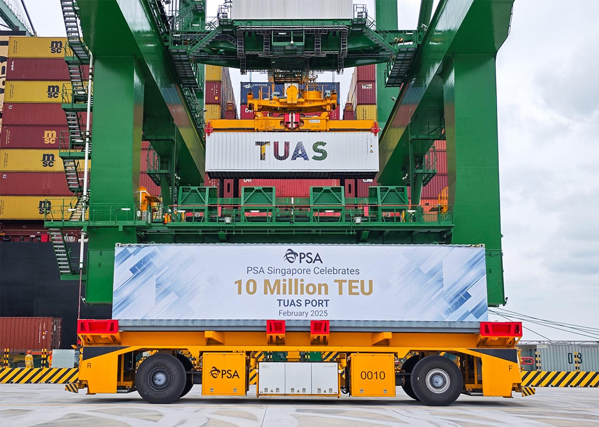 Di chuyển 65 triệu container không cần con người: siêu cảng biển tự động của Singapore sẽ cách mạng hóa ngành logistic- Ảnh 2. Di chuyển 65 triệu container không cần con người: siêu cảng biển tự động của Singapore sẽ cách mạng hóa ngành logistic- Ảnh 2.
