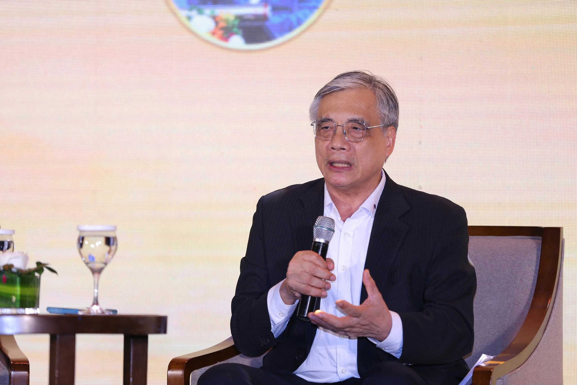 PGS.TS. Trần Đình Thiên khẳng định 3 lý do thuyết phục, hé lộ đà bứt phá mới của một thị trường BĐS ngay gần Hà Nội- Ảnh 3. PGS.TS. Trần Đình Thiên khẳng định 3 lý do thuyết phục, hé lộ đà bứt phá mới của một thị trường BĐS ngay gần Hà Nội- Ảnh 3.
