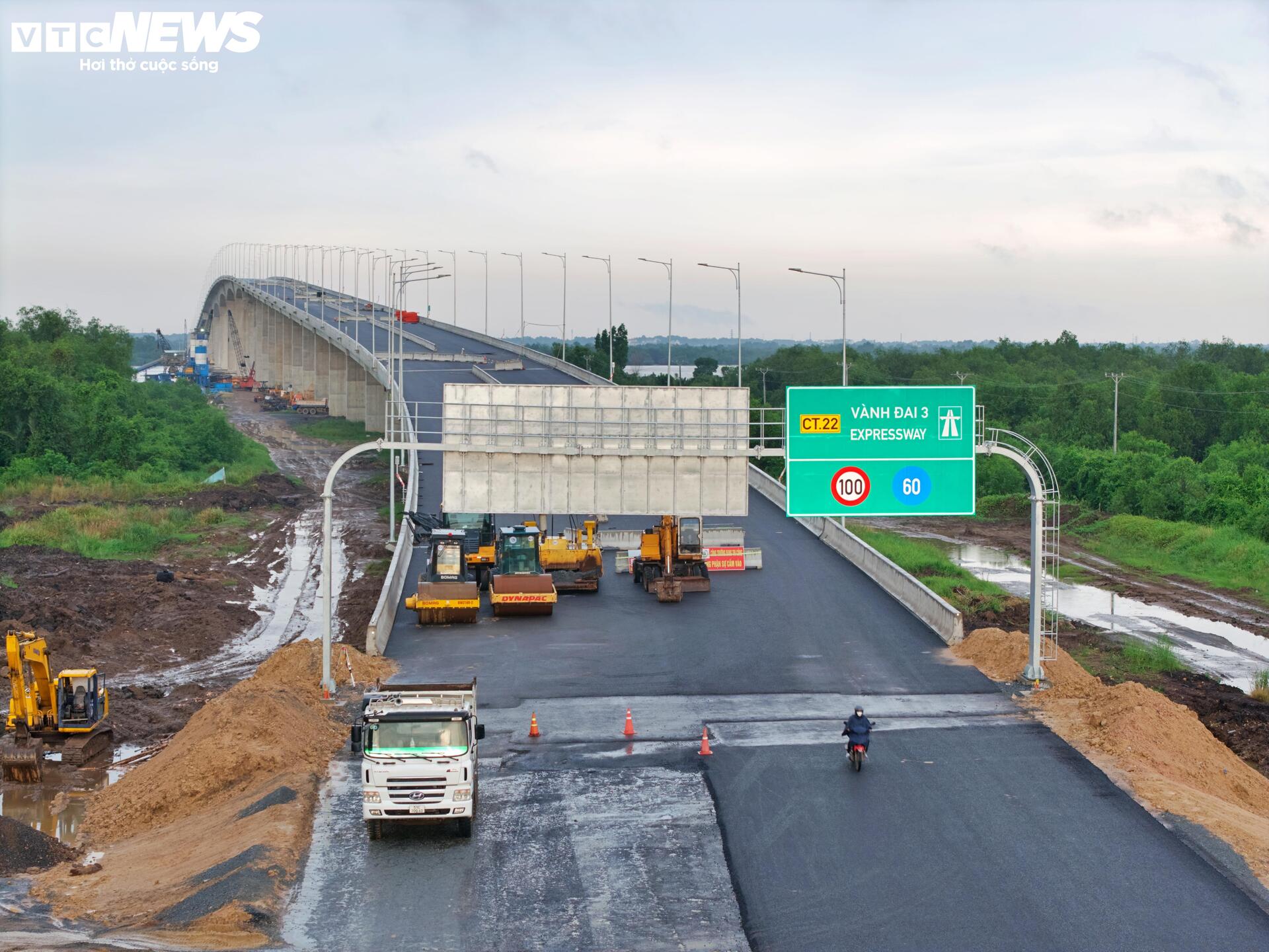 Cầu lớn nhất Vành đai 3 TP.HCM sắp thông xe, giảm tải cho cao tốc Long Thành- Ảnh 3. Cầu lớn nhất Vành đai 3 TP.HCM sắp thông xe, giảm tải cho cao tốc Long Thành- Ảnh 3.