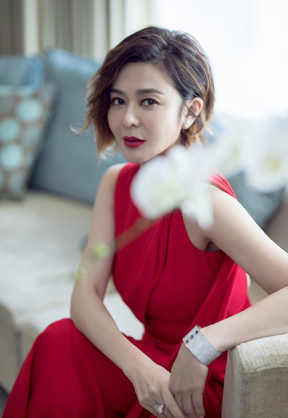 Phụ nữ sau tuổi 50 cứ đứng kiểu này: Mỡ bụng giảm giúp bụng phẳng, bớt nguy cơ mắc bệnh mãn tính- Ảnh 1. Phụ nữ sau tuổi 50 cứ đứng kiểu này: Mỡ bụng giảm giúp bụng phẳng, bớt nguy cơ mắc bệnh mãn tính- Ảnh 1.