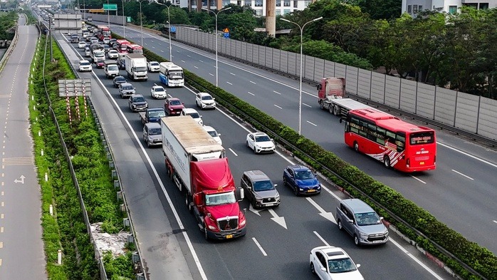 Bộ Công an đề xuất bỏ quy định chỉ được lái xe 48 giờ mỗi tuần- Ảnh 1.