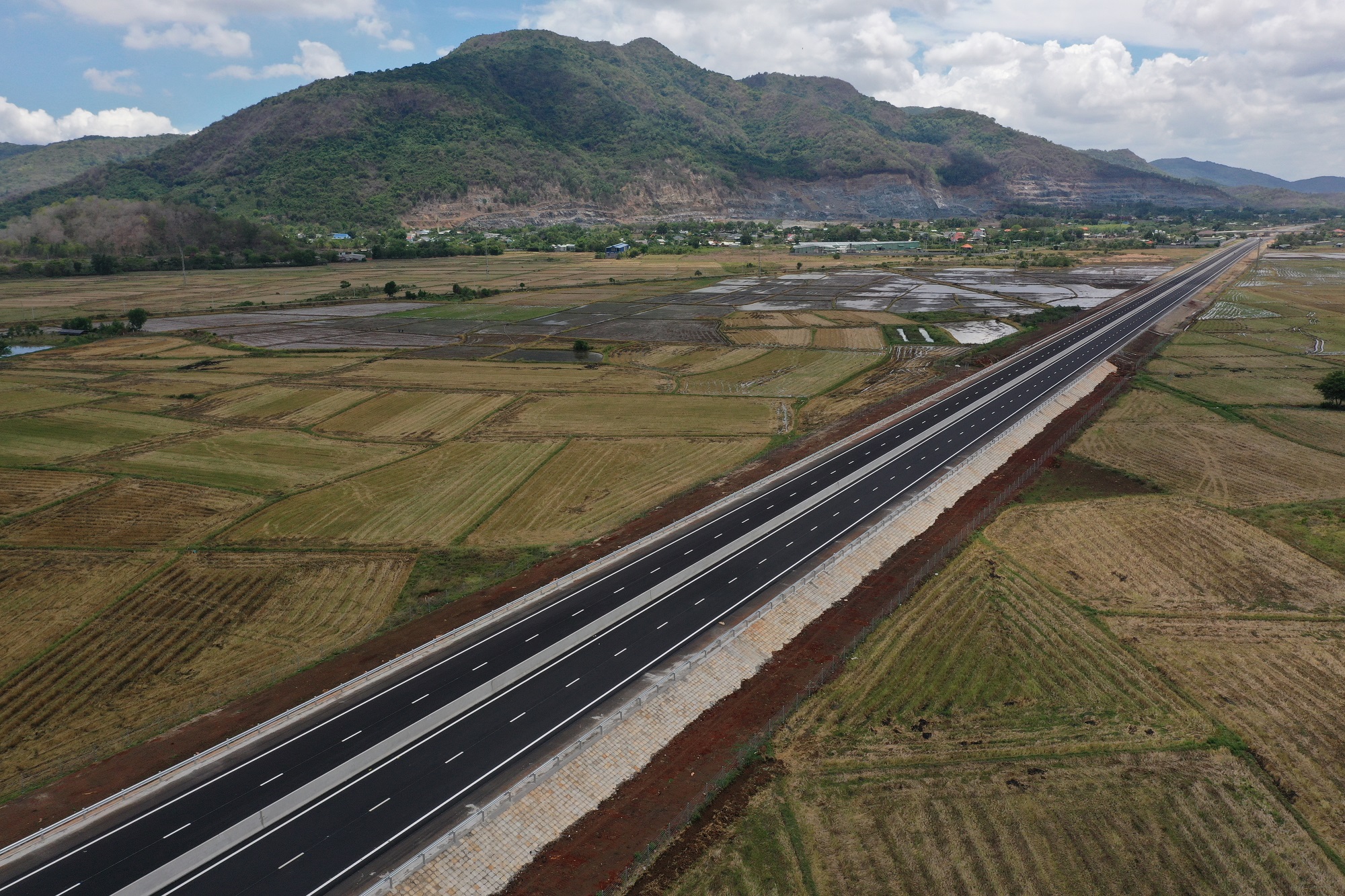 Vũng Tàu - “Điểm tựa biển khơi” của siêu đô thị TP.HCM- Ảnh 2. Vũng Tàu - “Điểm tựa biển khơi” của siêu đô thị TP.HCM- Ảnh 2.