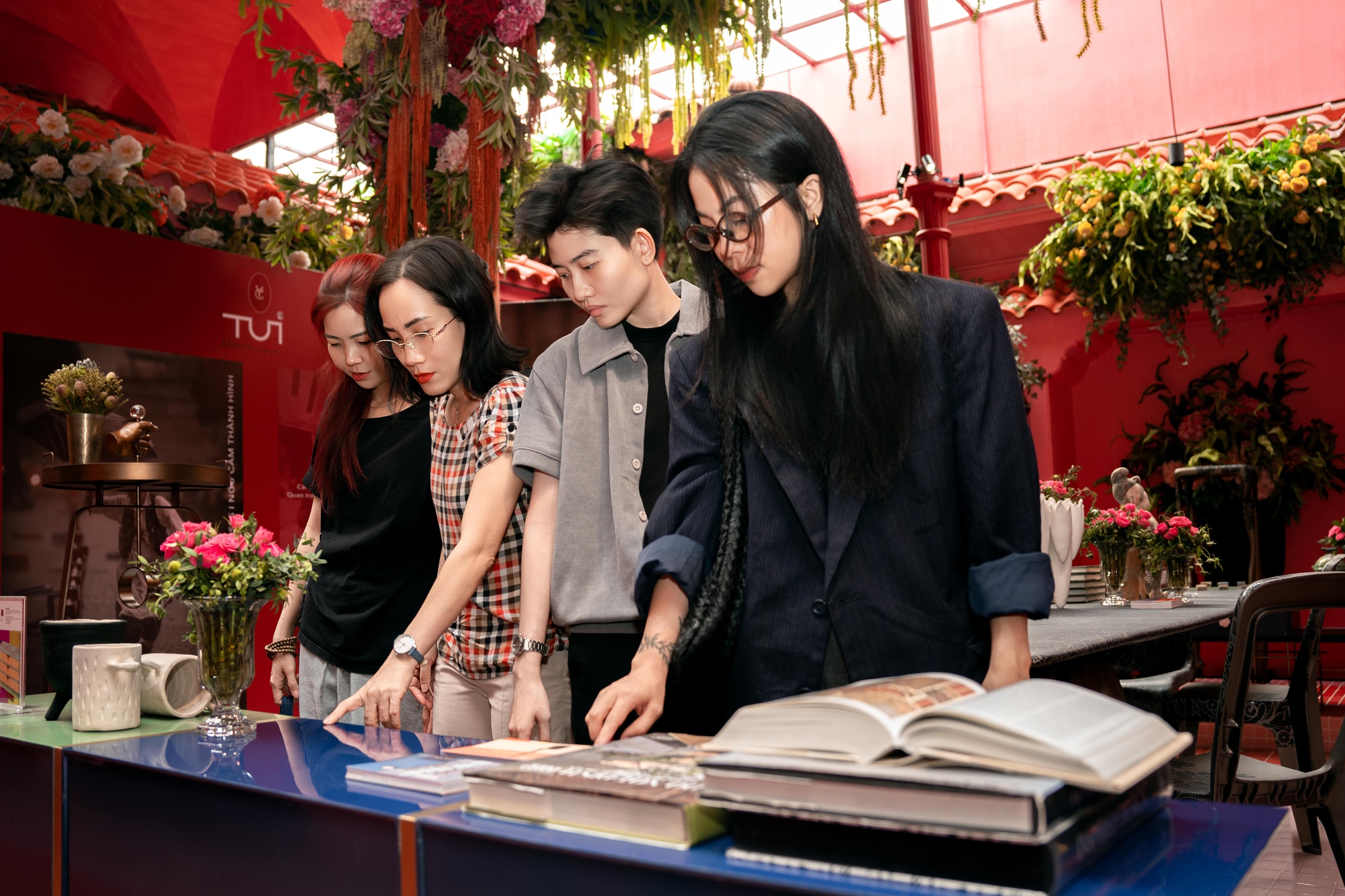 Giám khảo “Săn nhà triệu đô” khiến giới trẻ TP.HCM “nức lòng” với triển lãm nội thất sáng tạo, được giới chuyên môn đánh giá cao- Ảnh 4. Giám khảo “Săn nhà triệu đô” khiến giới trẻ TP.HCM “nức lòng” với triển lãm nội thất sáng tạo, được giới chuyên môn đánh giá cao- Ảnh 4.