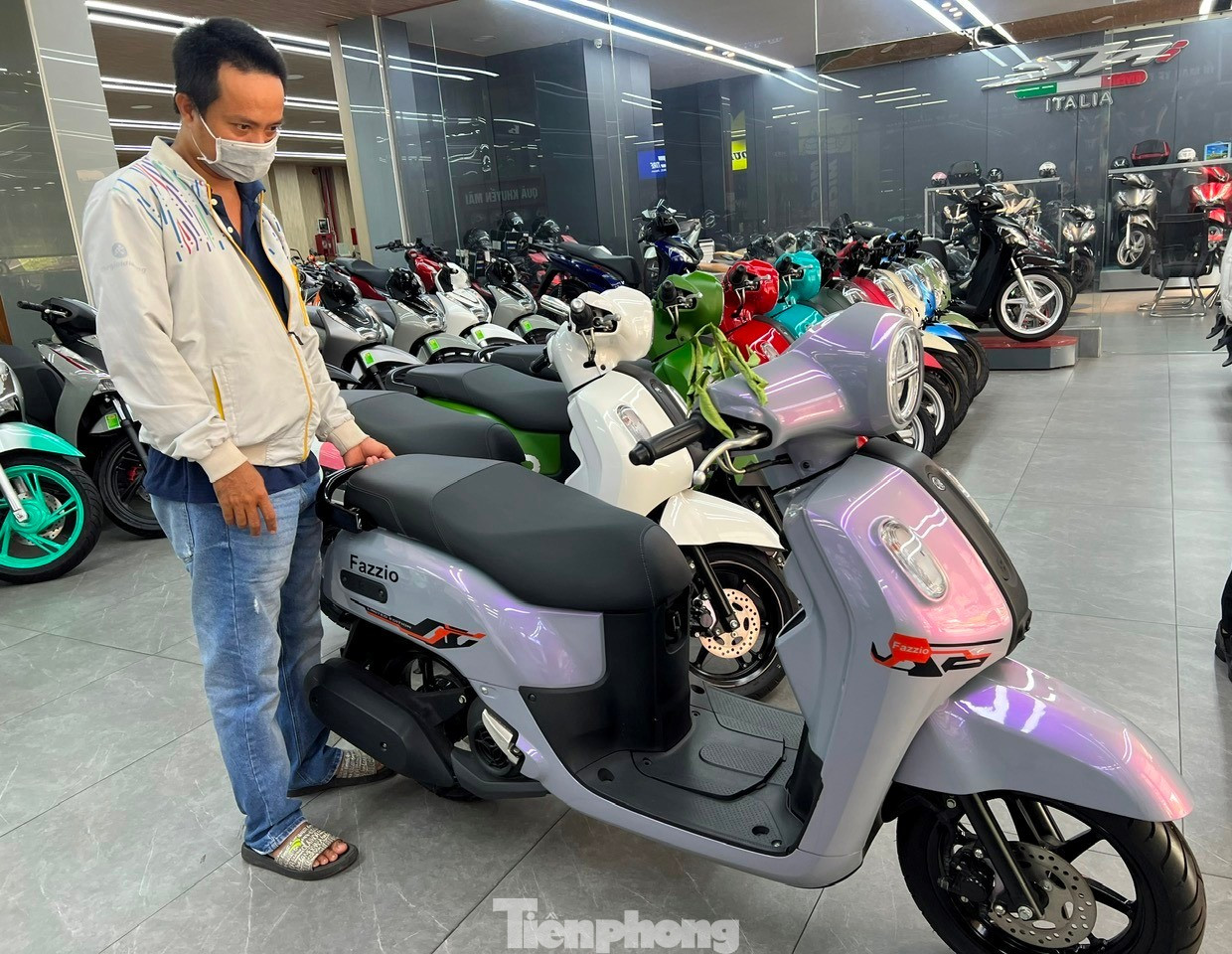 Đại lý xe máy TPHCM loay hoay khi khách 'dè chừng' xe xăng- Ảnh 2. Đại lý xe máy TPHCM loay hoay khi khách 'dè chừng' xe xăng- Ảnh 2.