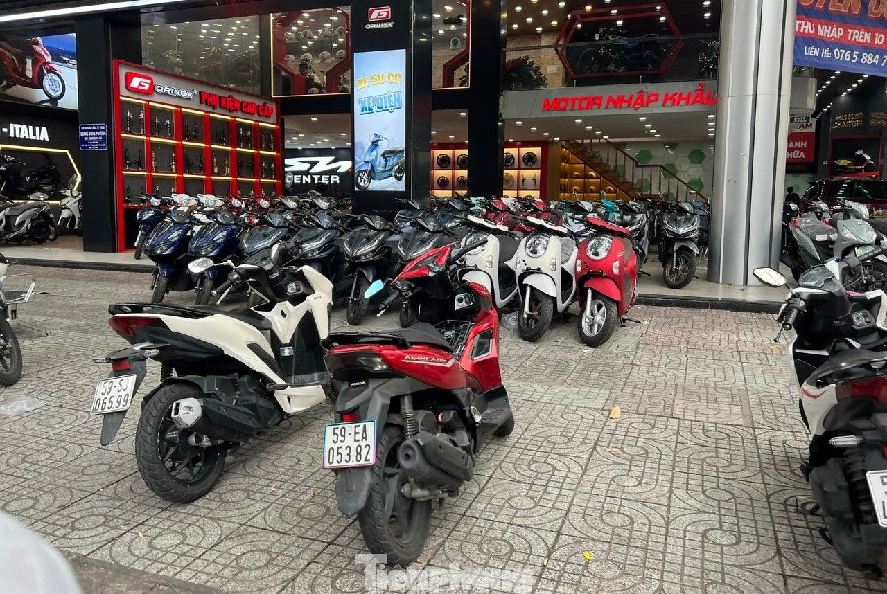 Đại lý xe máy TPHCM loay hoay khi khách 'dè chừng' xe xăng- Ảnh 3. Đại lý xe máy TPHCM loay hoay khi khách 'dè chừng' xe xăng- Ảnh 3.
