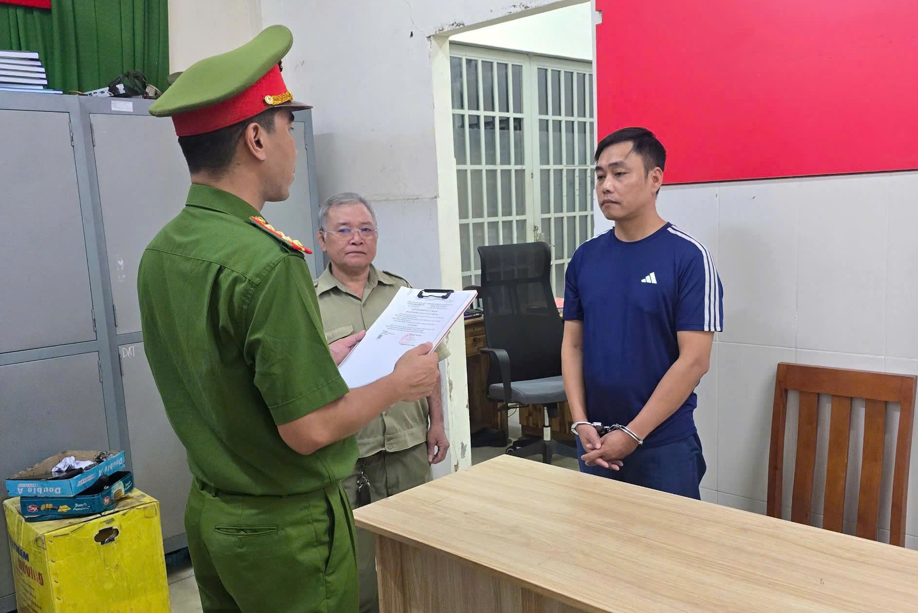 Bắt một giám đốc công ty với cáo buộc lừa đảo chiếm đoạt tài sản- Ảnh 1. Bắt một giám đốc công ty với cáo buộc lừa đảo chiếm đoạt tài sản- Ảnh 1.