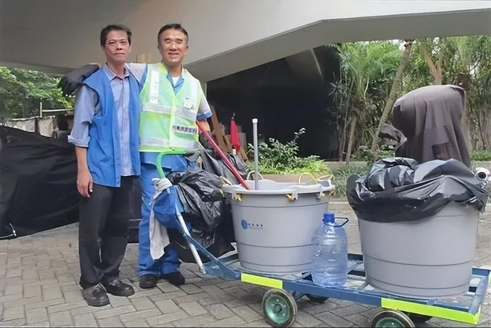 ‘Nghèo là do lười biếng’: Vị tỷ phú trâm anh thế phiệt tự tin tuyên bố để rồi nhận cái kết bất ngờ khi thử sống 2 ngày với 167 nghìn đồng trong túi- Ảnh 3. ‘Nghèo là do lười biếng’: Vị tỷ phú trâm anh thế phiệt tự tin tuyên bố để rồi nhận cái kết bất ngờ khi thử sống 2 ngày với 167 nghìn đồng trong túi- Ảnh 3.
