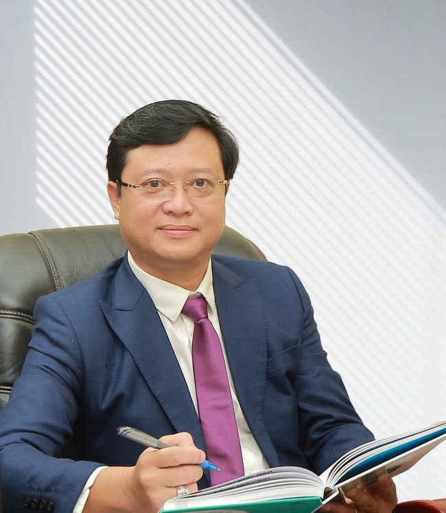 Thầy giáo Hà Nội cảnh báo CÔNG THỨC thao túng tâm lý: Con bạn thông minh, nhưng có thắng nổi kịch bản lừa đảo này?- Ảnh 1.