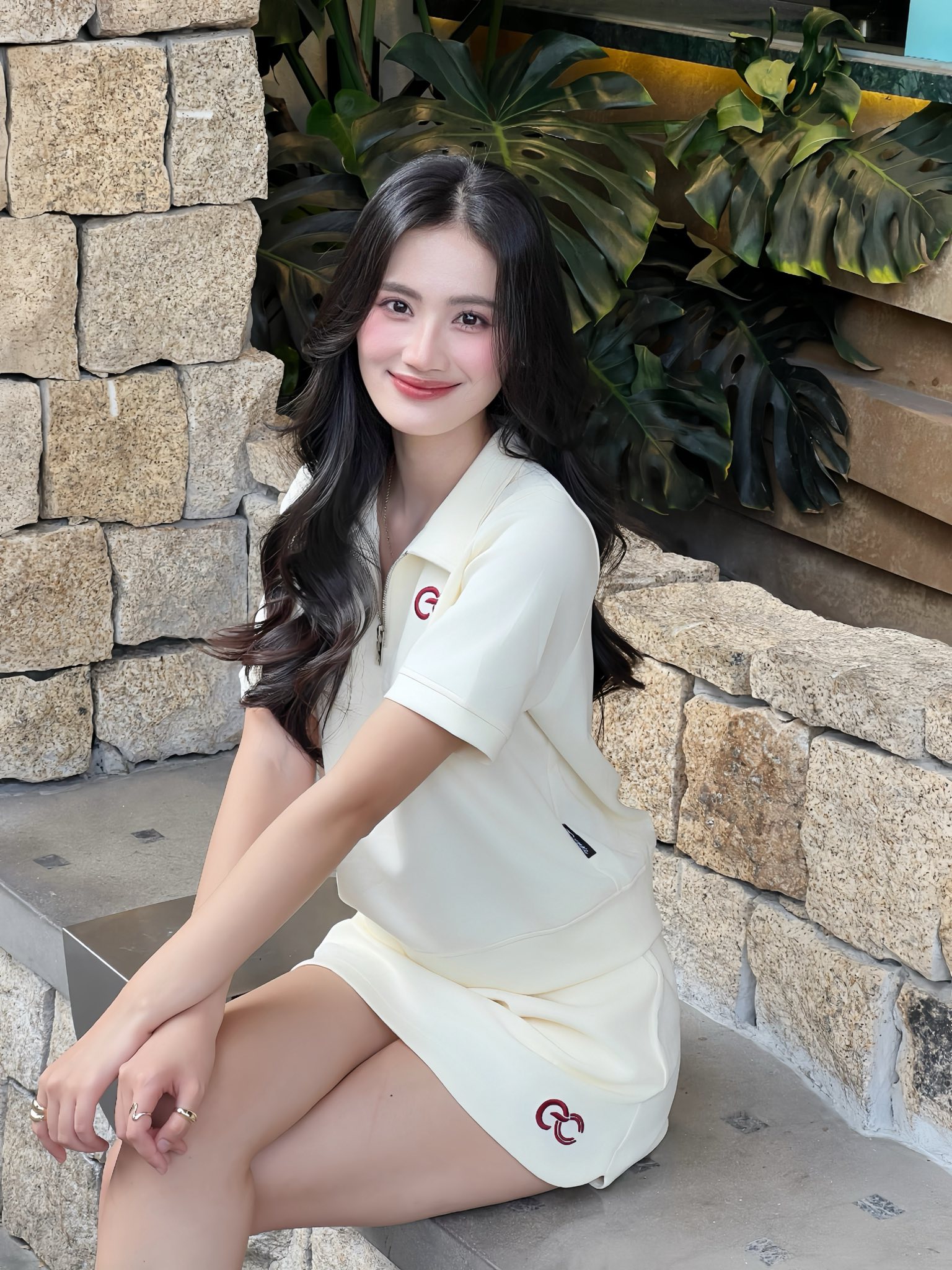 Hoa hậu Ý Nhi tạm rời showbiz- Ảnh 2. Hoa hậu Ý Nhi tạm rời showbiz- Ảnh 2.