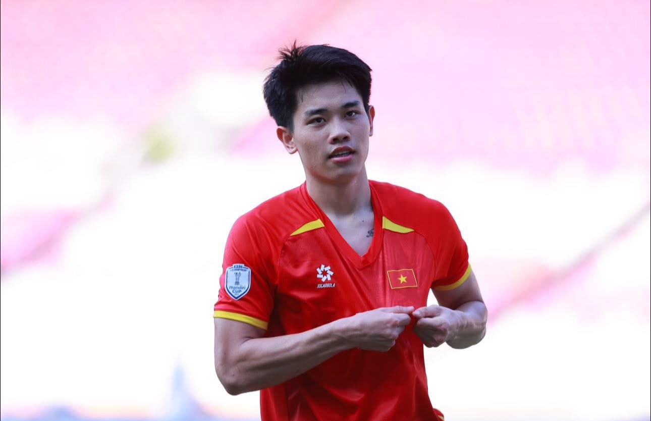 Đình Bắc U23 Việt Nam vừa vô địch trở về có hành động ý nghĩa, ủng hộ đồng bào Nghệ An vượt qua khó khăn- Ảnh 2. Đình Bắc U23 Việt Nam vừa vô địch trở về có hành động ý nghĩa, ủng hộ đồng bào Nghệ An vượt qua khó khăn- Ảnh 2.