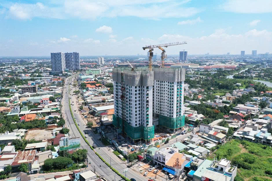 Căn hộ cao cấp dọc Quốc lộ 13: Cuộc “cạnh tranh ngầm” về giá- Ảnh 1.