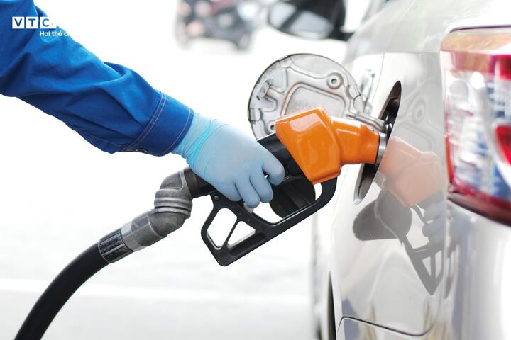 Chưa bán, doanh nghiệp đã lo xăng E10 ế ẩm- Ảnh 1. Chưa bán, doanh nghiệp đã lo xăng E10 ế ẩm- Ảnh 1.
