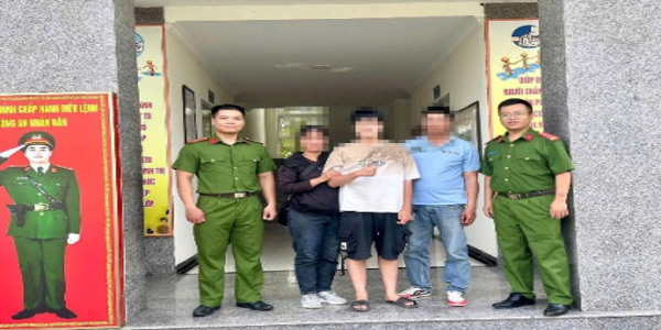Người phụ nữ ở Hà Nội bị đòi chuyển khoản trả 100 triệu đồng nhưng quyết không chuyển mà báo công an- Ảnh 1. Người phụ nữ ở Hà Nội bị đòi chuyển khoản trả 100 triệu đồng nhưng quyết không chuyển mà báo công an- Ảnh 1.