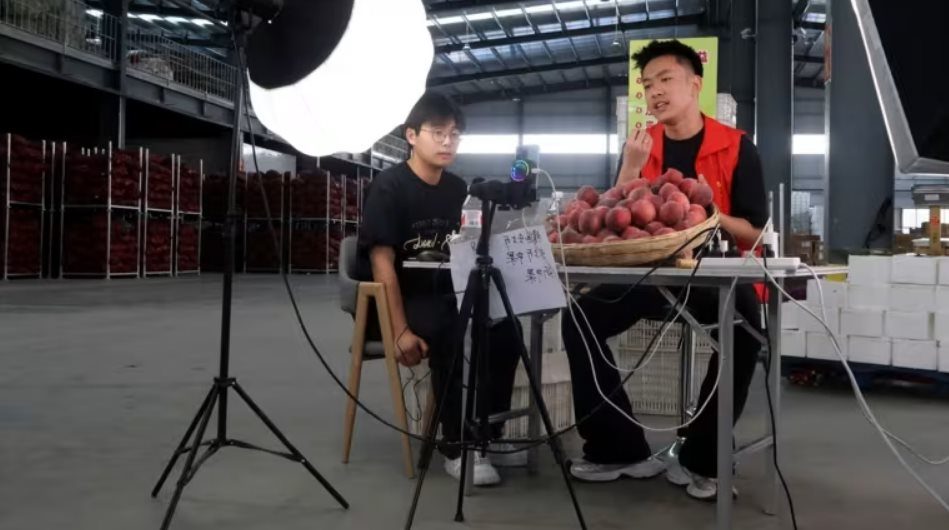 Buồn của nền kinh tế số 2 thế giới: Người trẻ dần 'quên mất khát vọng bản thân', phải tạm gác hoài bão để vật lộn giữa thị trường lao động khắc nghiệt- Ảnh 1. Buồn của nền kinh tế số 2 thế giới: Người trẻ dần 'quên mất khát vọng bản thân', phải tạm gác hoài bão để vật lộn giữa thị trường lao động khắc nghiệt- Ảnh 1.