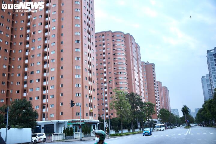 Tăng thuế chuyển nhượng bất động sản: Chặn dòng tiền, người mua nhà ở thực chịu ảnh hưởng nặng- Ảnh 1.