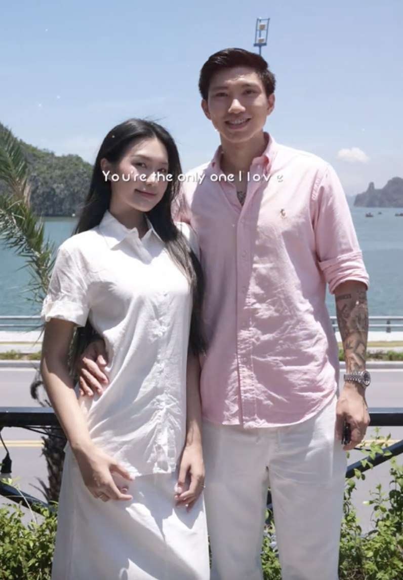 Đoàn Văn Hậu tung loạt ảnh thân mật bên vợ, sắc vóc Top 10 Hoa hậu Doãn Hải My chiếm trọn spotlight- Ảnh 5. Đoàn Văn Hậu tung loạt ảnh thân mật bên vợ, sắc vóc Top 10 Hoa hậu Doãn Hải My chiếm trọn spotlight- Ảnh 5.