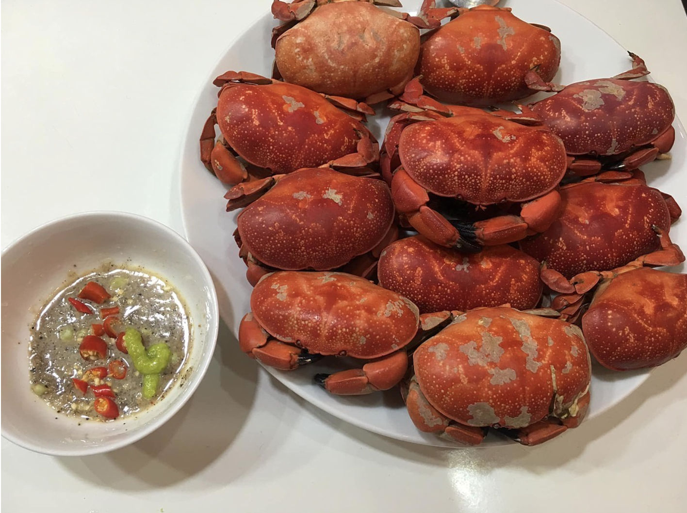 Cua hoàng đế phiên bản Việt gây sốt ở Quảng Ninh: Ngon bổ rẻ, giá chỉ bằng 1/10- Ảnh 3. Cua hoàng đế phiên bản Việt gây sốt ở Quảng Ninh: Ngon bổ rẻ, giá chỉ bằng 1/10- Ảnh 3.