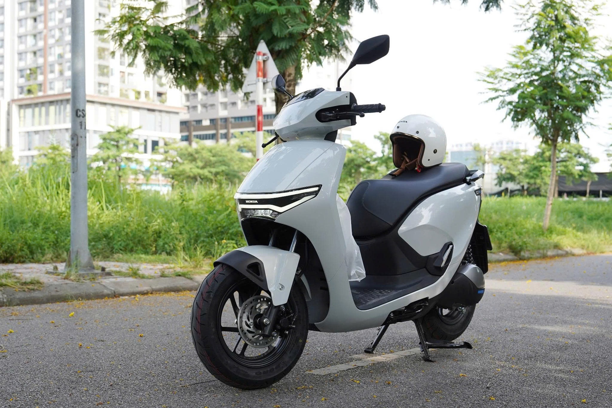 ‘Tôi dùng cả 2 xe máy điện Honda để xem cách Honda tìm hào quang như đang làm được với xe máy xăng’- Ảnh 6. ‘Tôi dùng cả 2 xe máy điện Honda để xem cách Honda tìm hào quang như đang làm được với xe máy xăng’- Ảnh 6.