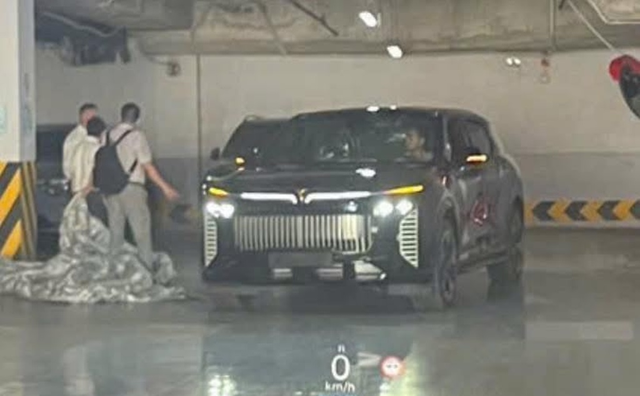 Limousine của VinFast chưa ra mắt được đăng ký bản quyền ở nước hàng xóm: Người Việt nào thiết kế?- Ảnh 5. Limousine của VinFast chưa ra mắt được đăng ký bản quyền ở nước hàng xóm: Người Việt nào thiết kế?- Ảnh 5.