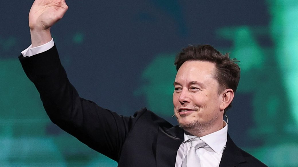 Bỏ lại xe điện, Elon Musk bán giấc mơ robot cho cả thế giới: Sẽ nâng giá trị Tesla lên tới 10.000 tỷ USD, hàng nghìn xe không vô lăng, không bàn đạp sắp lăn bánh- Ảnh 1. Bỏ lại xe điện, Elon Musk bán giấc mơ robot cho cả thế giới: Sẽ nâng giá trị Tesla lên tới 10.000 tỷ USD, hàng nghìn xe không vô lăng, không bàn đạp sắp lăn bánh- Ảnh 1.