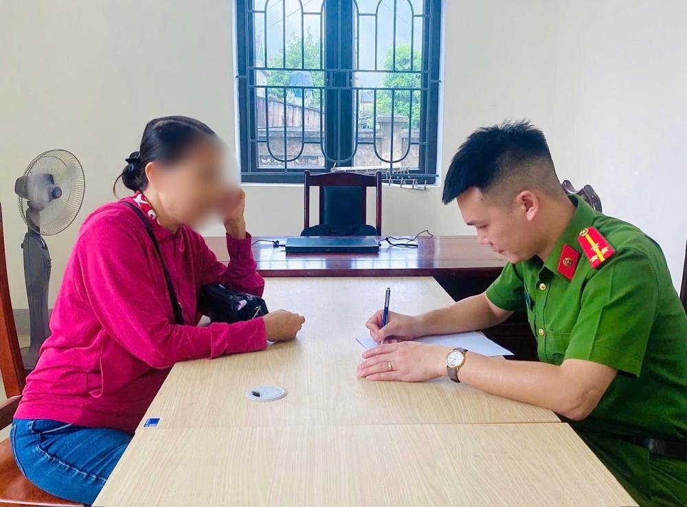 Con trai nhắn tin chuyển khoản gấp 180 triệu vào tài khoản ACB số 20746111, người mẹ Hà Tĩnh lập tức báo công an- Ảnh 1.