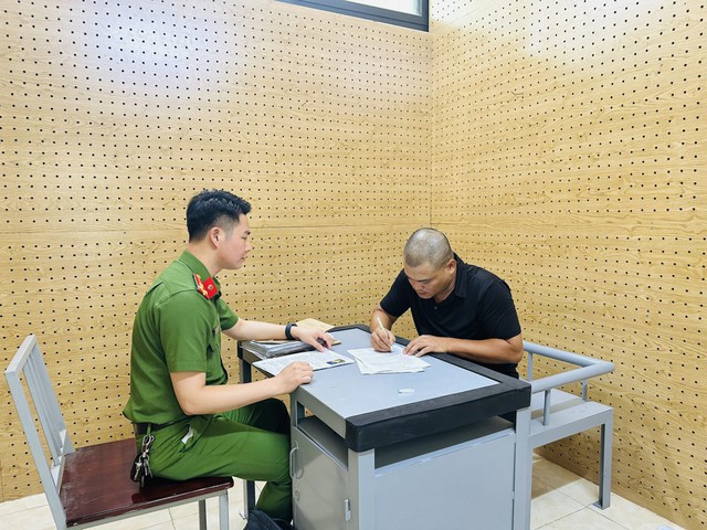 Nguyễn Tiến Vũ đã ra đầu thú- Ảnh 1. Nguyễn Tiến Vũ đã ra đầu thú- Ảnh 1.