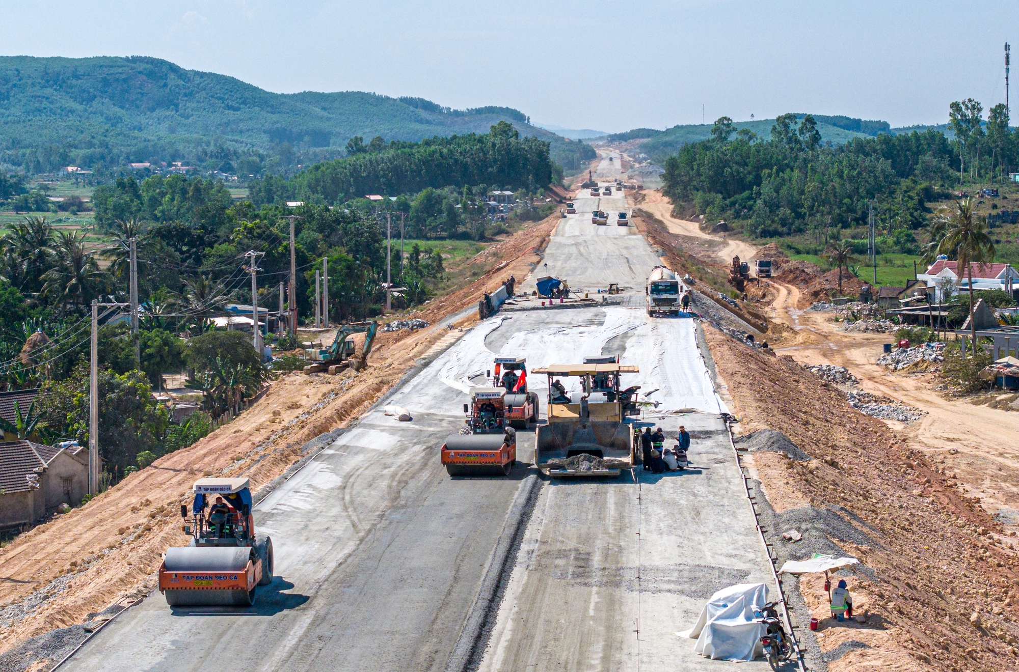 Sau 600 ngày thi công xuyên núi, Đèo Cả vừa hoàn thành hạng mục phức tạp nhất ở dự án hơn 20.000 tỷ đồng- Ảnh 4.