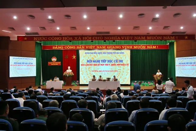 Bí thư Đà Nẵng: Làm Trung tâm Tài chính quốc tế có nhiều thách thức và rủi ro- Ảnh 2. Bí thư Đà Nẵng: Làm Trung tâm Tài chính quốc tế có nhiều thách thức và rủi ro- Ảnh 2.