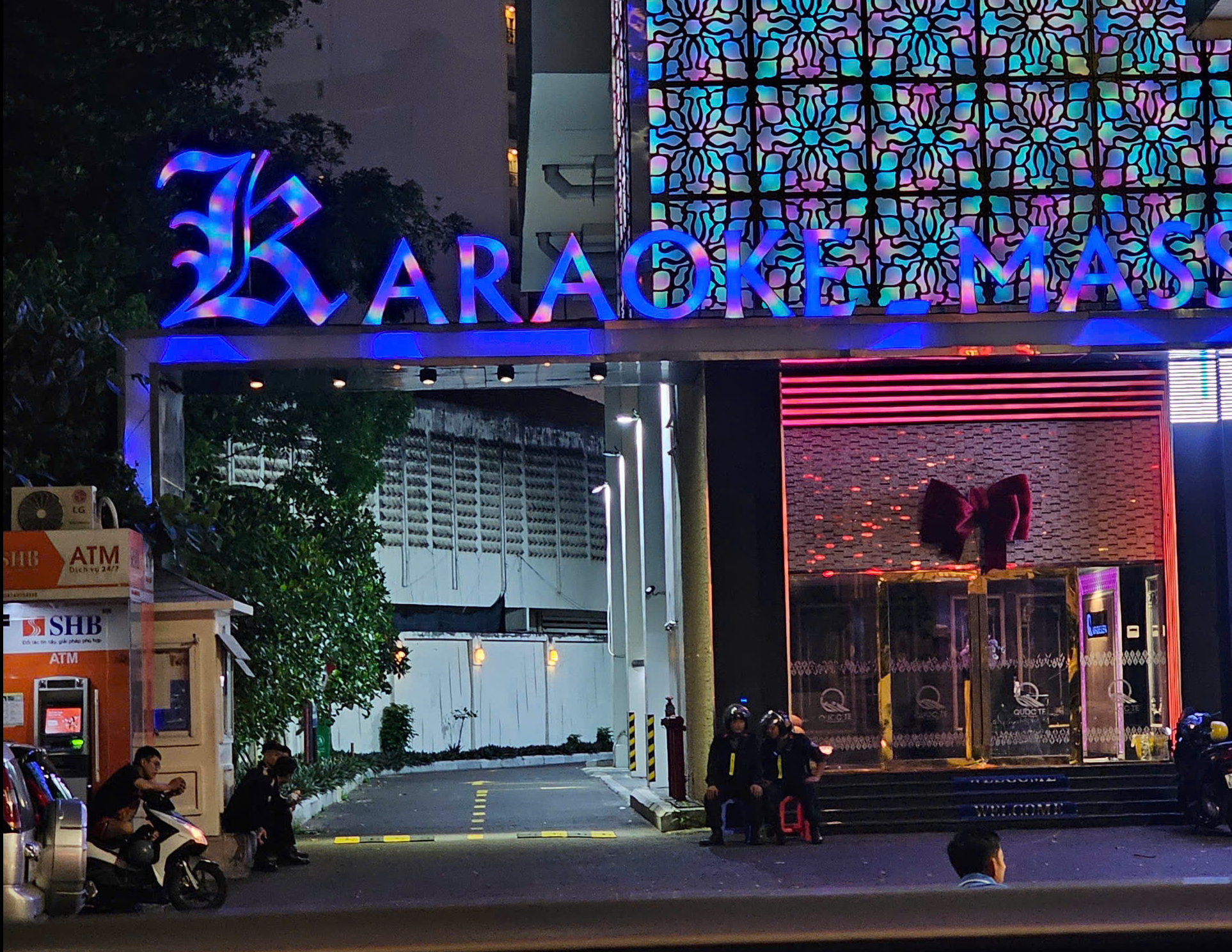 Vì sao cảnh sát phong tỏa khách sạn Quinter Nha Trang?- Ảnh 2. Vì sao cảnh sát phong tỏa khách sạn Quinter Nha Trang?- Ảnh 2.
