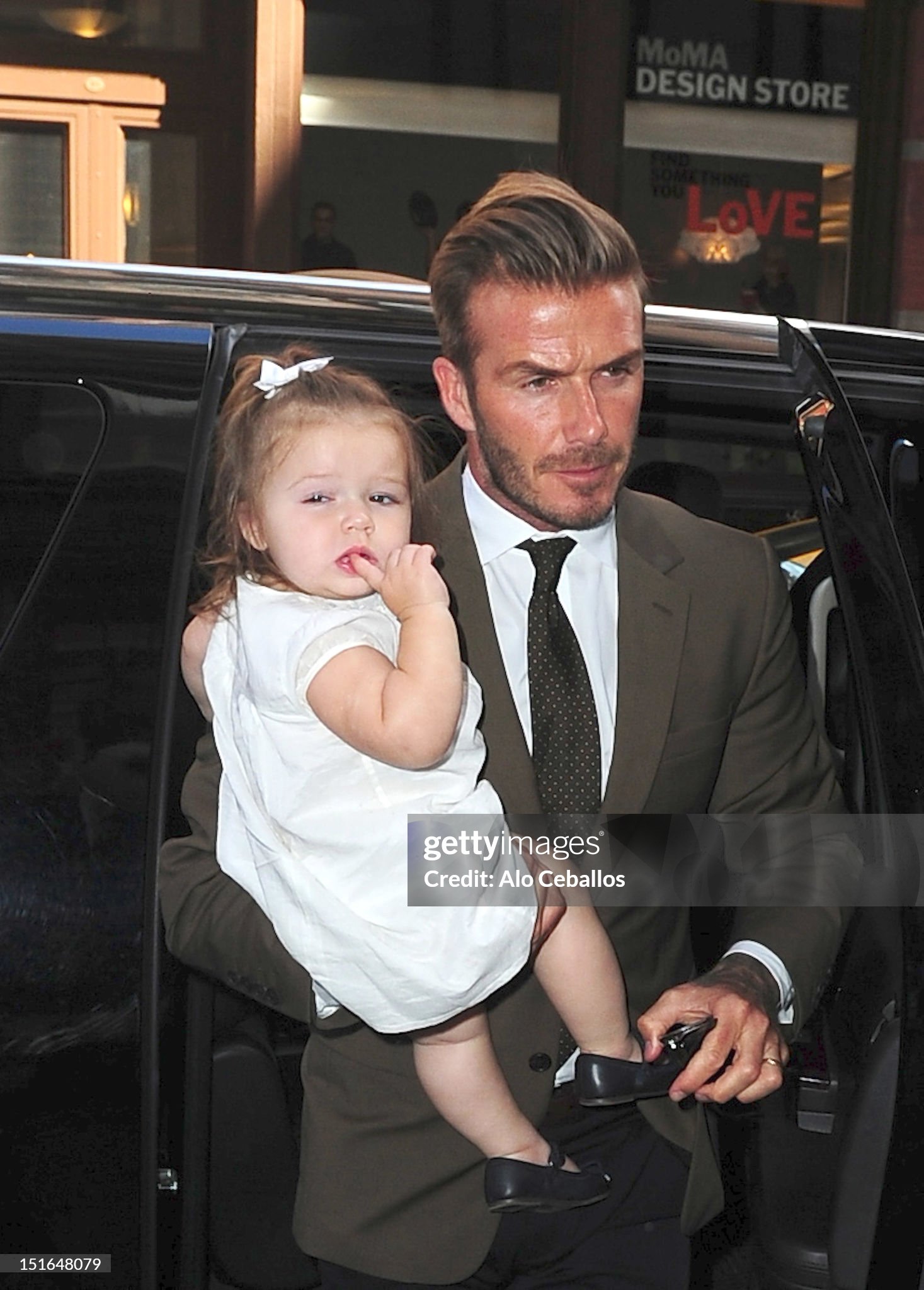 David Beckham - Victoria kỉ niệm 26 năm ngày cưới: Gia đình đẹp như tranh, nay rạn nứt khó cứu vì con cả bất hiếu- Ảnh 15. David Beckham - Victoria kỉ niệm 26 năm ngày cưới: Gia đình đẹp như tranh, nay rạn nứt khó cứu vì con cả bất hiếu- Ảnh 15.