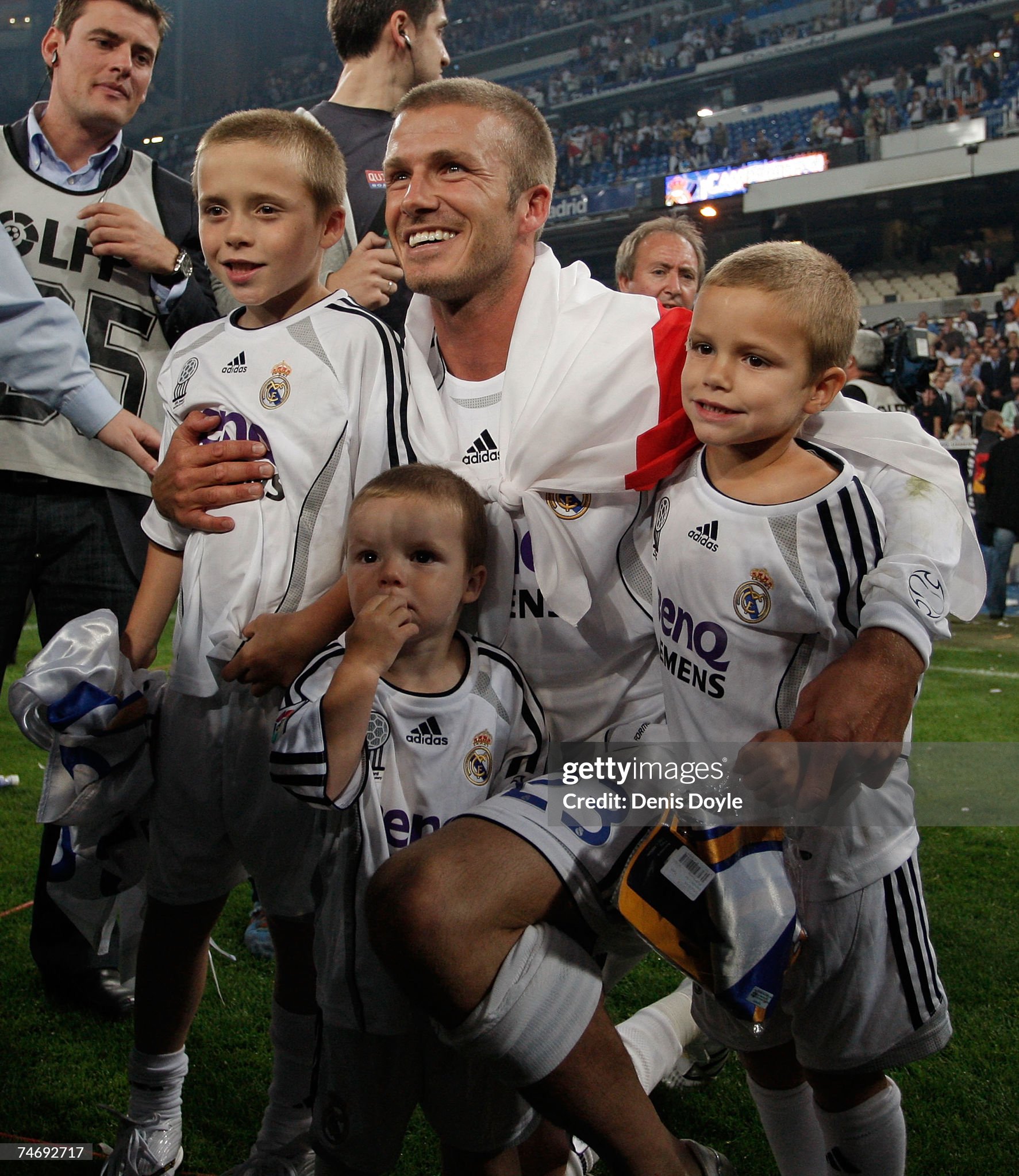 David Beckham - Victoria kỉ niệm 26 năm ngày cưới: Gia đình đẹp như tranh, nay rạn nứt khó cứu vì con cả bất hiếu- Ảnh 9. David Beckham - Victoria kỉ niệm 26 năm ngày cưới: Gia đình đẹp như tranh, nay rạn nứt khó cứu vì con cả bất hiếu- Ảnh 9.