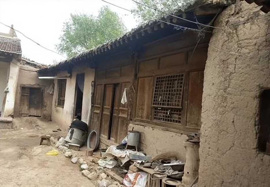 Nam sinh giỏi nhất tỉnh nộp 3 tờ giấy trắng thi đại học khiến nhà trường sửng sốt khi biết nguyên do: “Em cố tình thi trượt”- Ảnh 3. Nam sinh giỏi nhất tỉnh nộp 3 tờ giấy trắng thi đại học khiến nhà trường sửng sốt khi biết nguyên do: “Em cố tình thi trượt”- Ảnh 3.